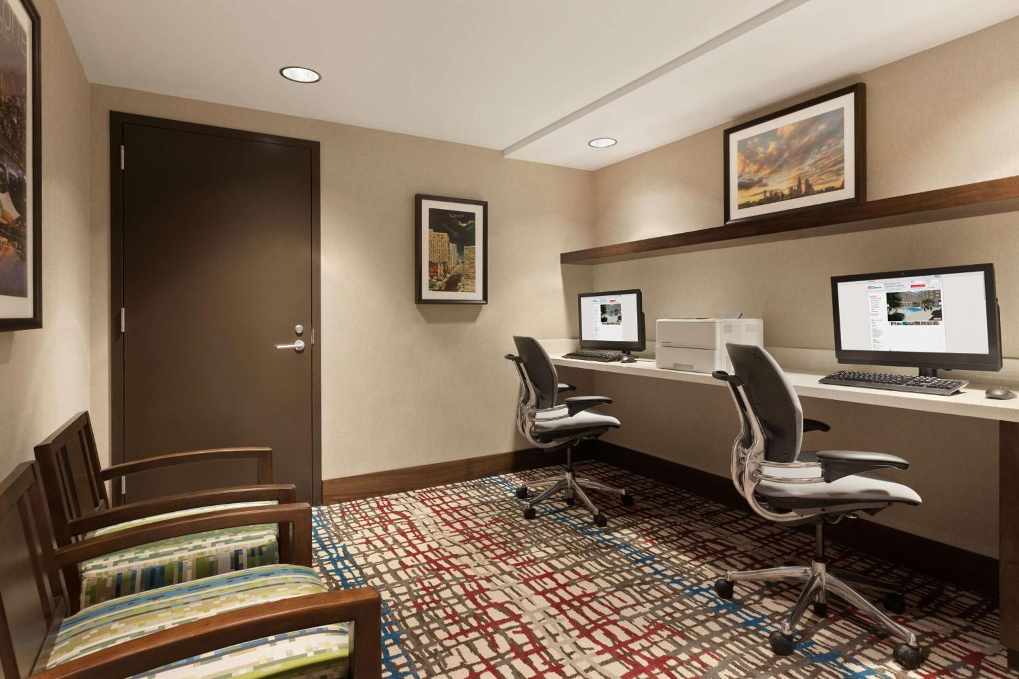 Hilton Garden Inn Charlotte Southpark Bagian luar foto